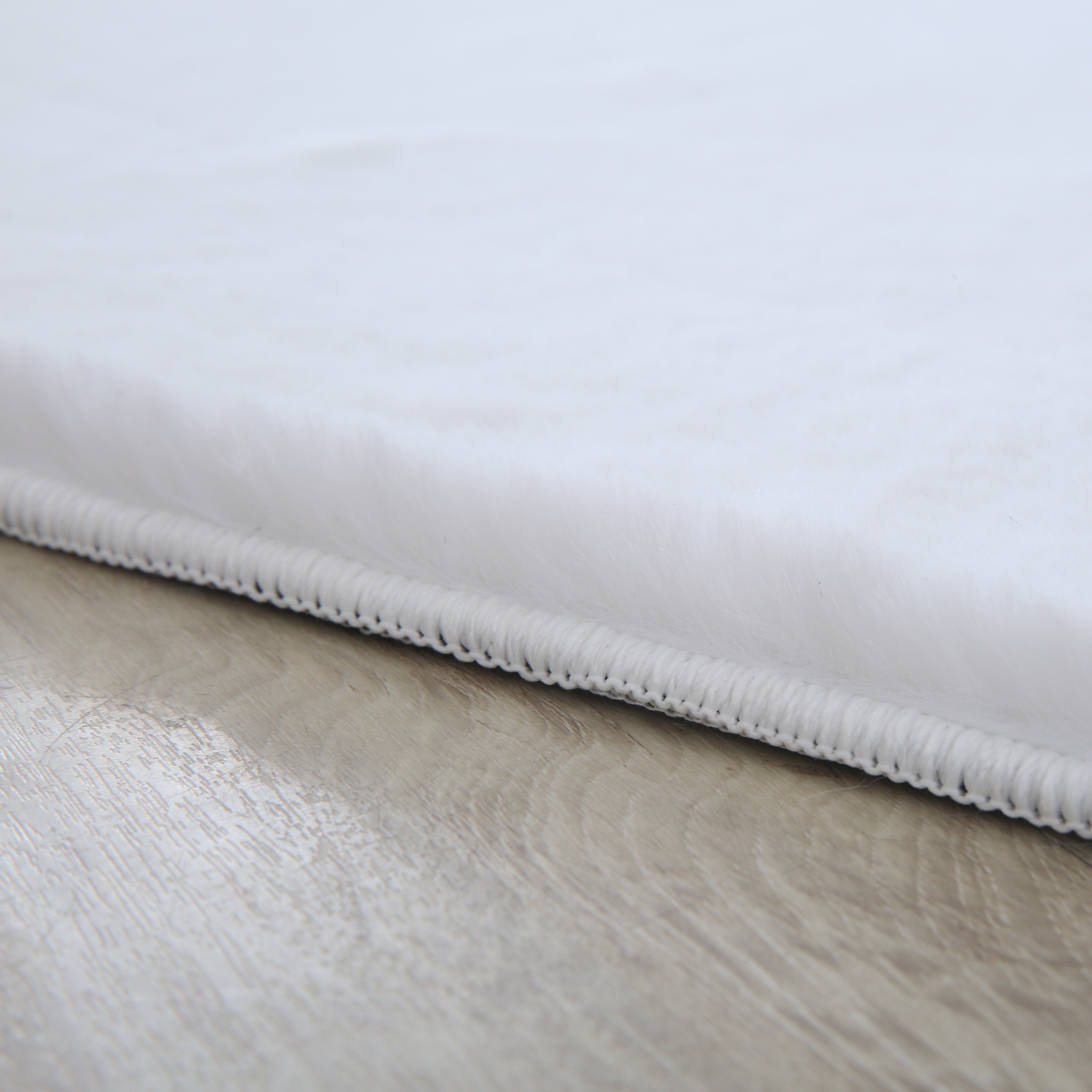 Pouffy Hochflor Teppich Weiß