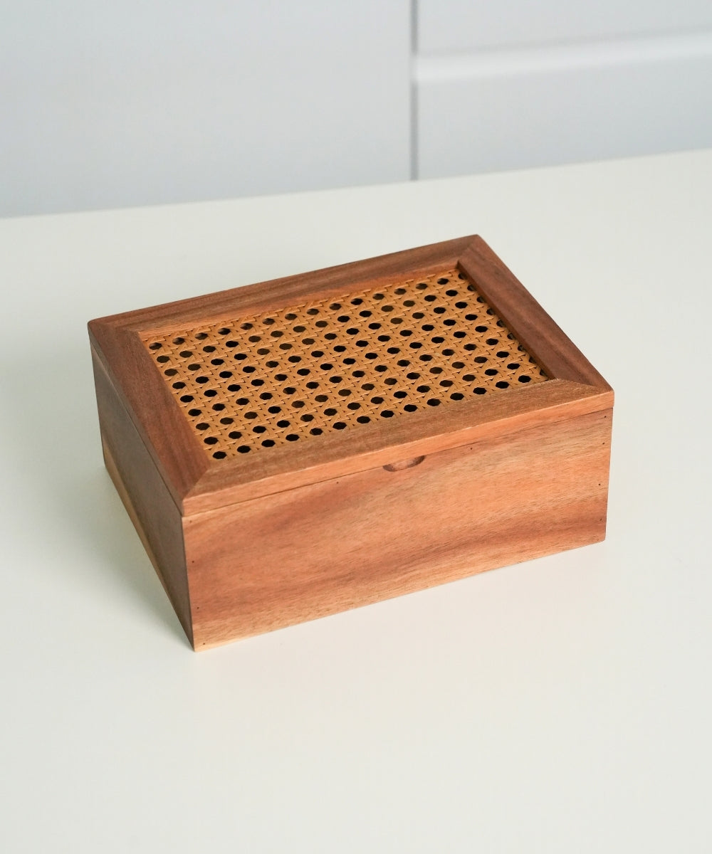 Akazie Teebox