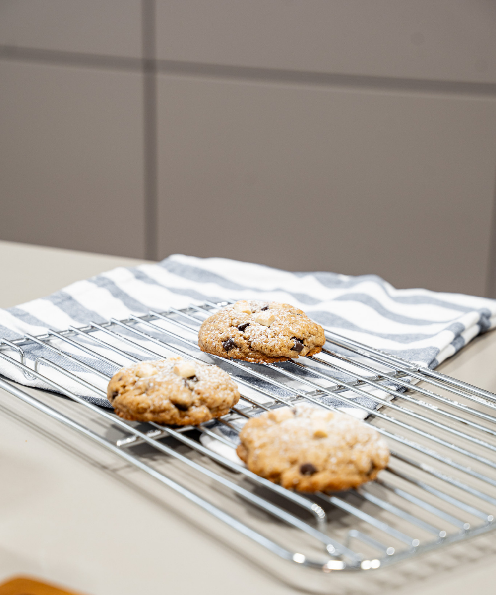 Backblech mit Auskühlgitter Beige