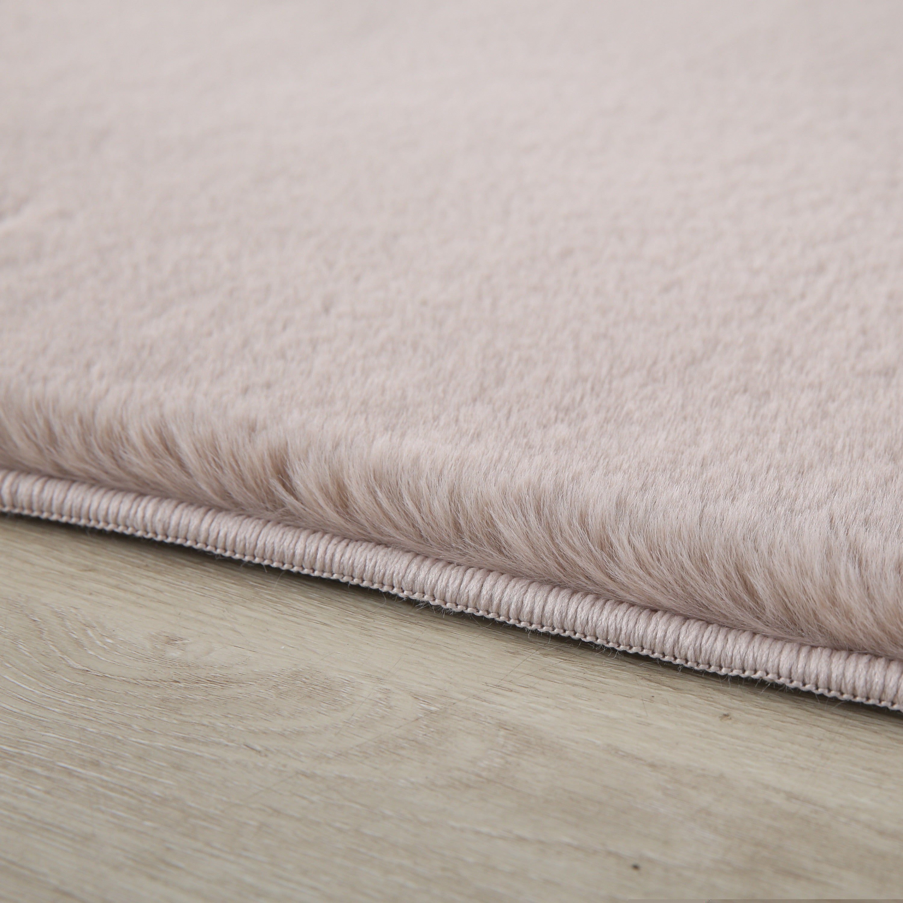 Pouffy Hochflor Teppich Beige